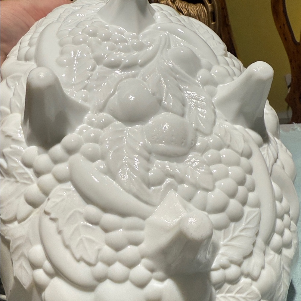 Flash sale🔥💥White Embossed Indiana milk glass fruit bowl footed harvest grape - Picture 7 of 12